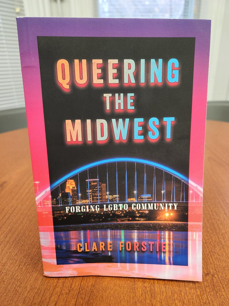 Check out this brand new book by 2017 NU Sociology Alumnae Clare Forstie (@cforstie)! Congrats! Faculty member, Professor Héctor Carrillo, was excited to get his hands on a copy today. nyupress.org/9781479801862/… #soctwitter