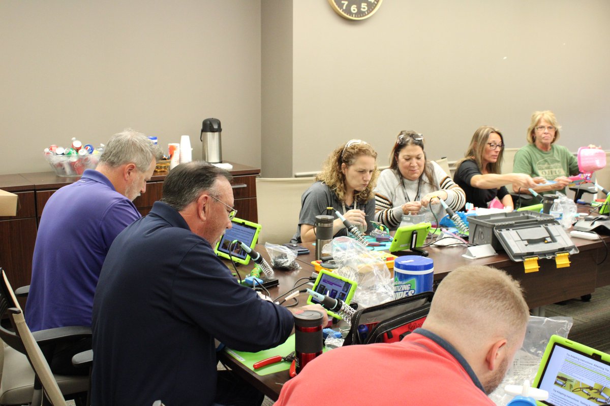 replayforkids's tweet image. We&apos;d like to thank the folks over at @CraneAE for the warm welcome last week, and the great teamwork they displayed adapting toys!