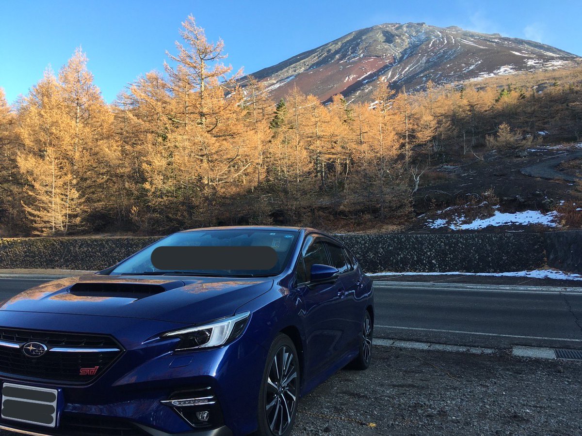 LEVORG_VN5's tweet photo. 富士山と。洗車し損ねてます。 https://t.co/thix8yz3Zh