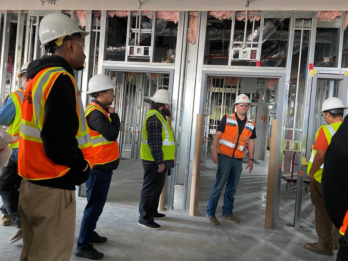 CapImpact's tweet photo. @kpnorcal and Whiting Turner welcomed @ChooseCRC students on the job site Monday to learn about #careersinconstruction. Kaiser funds the Promise to Career: Construction scholarship program for @LosRiosColleges students. #talentpipelinemanagement #workbasedlearning #earnandlearn https://t.co/kqs5OvyB7z