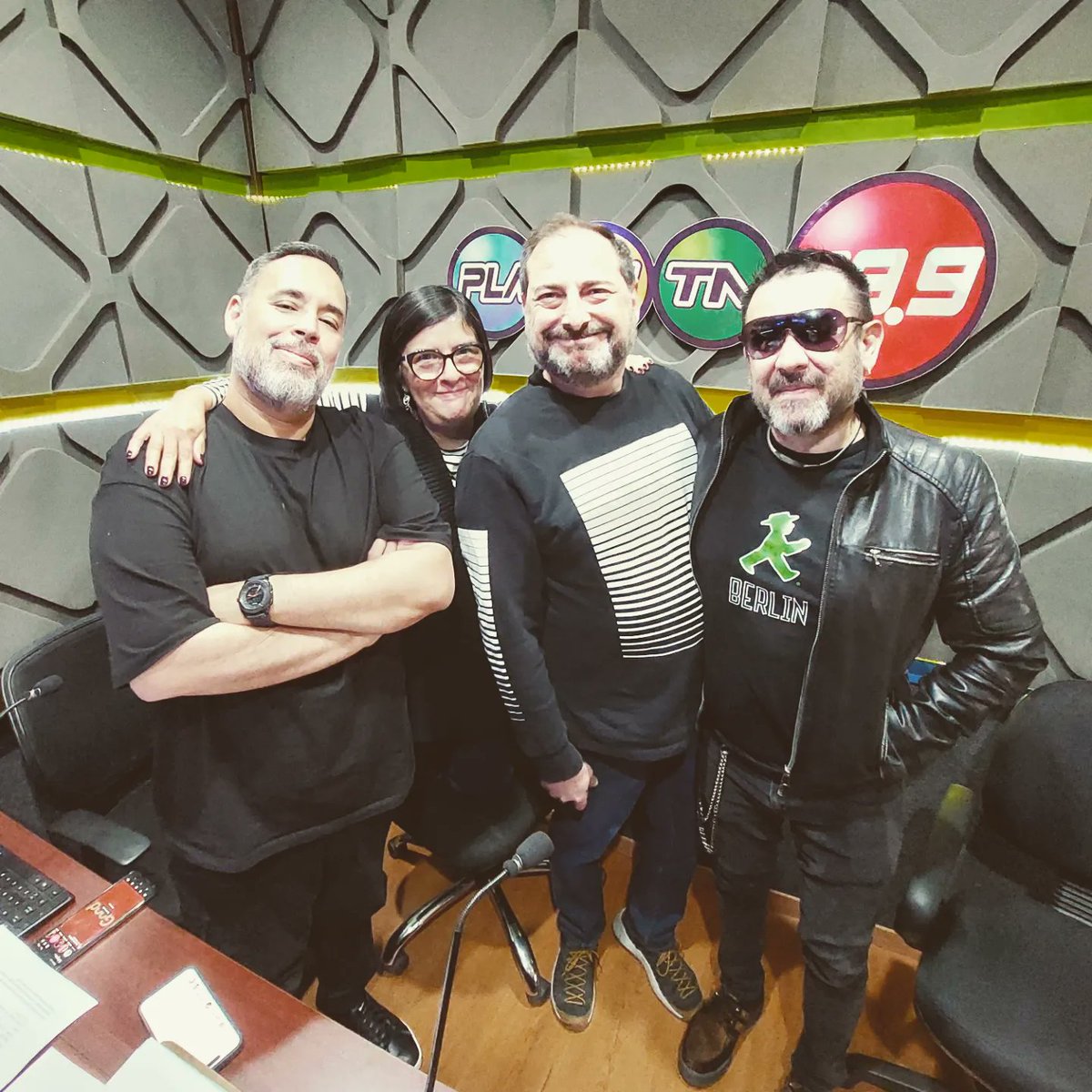 ContrasMusica's tweet photo. Una gran tarde con @KarlaLArriaga en @Planeta_GDL , muchas gracias por los mensajes de apoyo al auditorio. #cerrandociclos https://t.co/yAZlkUtQwq