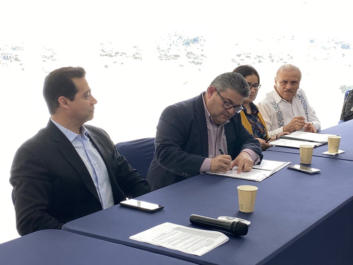 SonoraEDC's tweet photo. Firman Convenio de Colaboración INCIDE y SONORA GLOBAL. Alianzas estratégicas para promover e impulsar el desarrollo económico @afdezdg @ConsejoINCIDE @cynthialopezr1 @memomorenor @anabel_valor #ConstruyendoAlinzasHaciendoNegocios https://t.co/llyzvKZEiK
