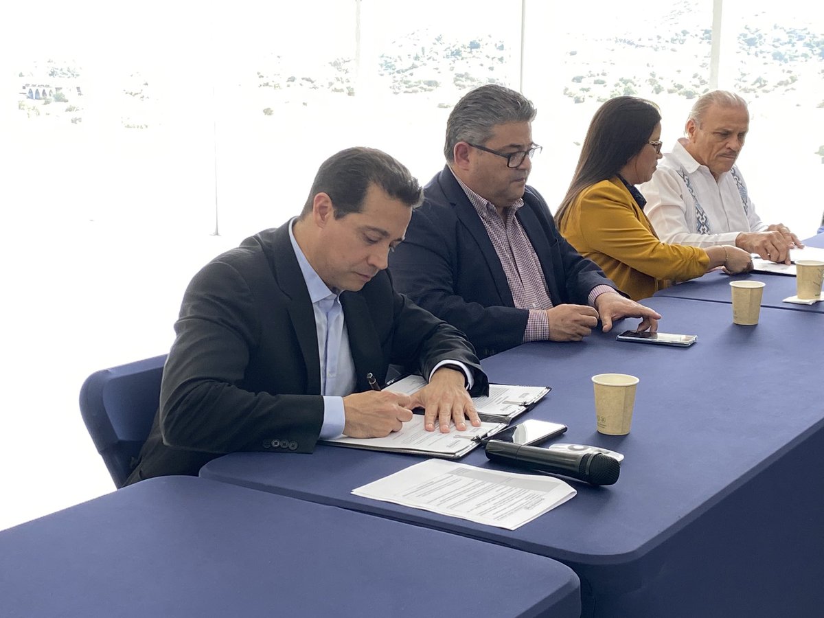 SonoraEDC's tweet photo. Firman Convenio de Colaboración INCIDE y SONORA GLOBAL. Alianzas estratégicas para promover e impulsar el desarrollo económico @afdezdg @ConsejoINCIDE @cynthialopezr1 @memomorenor @anabel_valor #ConstruyendoAlinzasHaciendoNegocios https://t.co/llyzvKZEiK