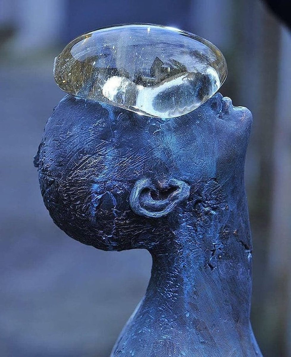 Artist: Nazar Bilyk
Ⓜ️#ManesMAG #VisualArt #aesthetics