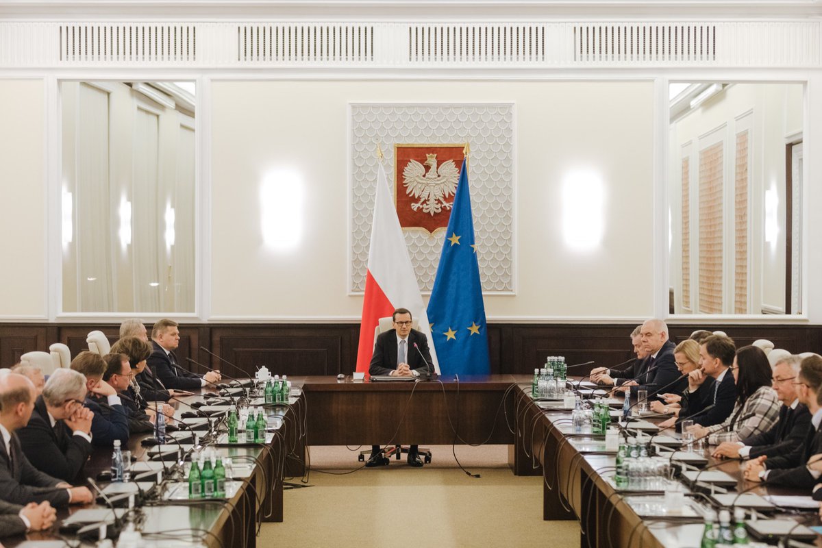 PremierRP's tweet photo. W #KPRM trwa posiedzenie Rady Ministrów w związku z sytuacją kryzysową, do której doszło w miejscowości Przewodów. https://t.co/3oVwWCm6Pg