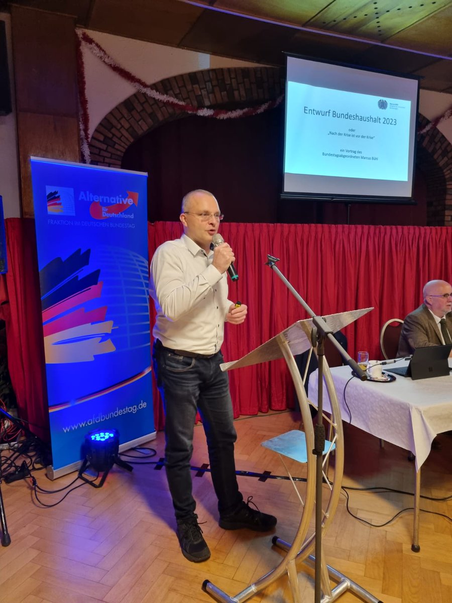Marcus_Buehl's tweet photo. Wir danken allen Gästen für den Besuch unseres Bürgerabends der #Landesgruppe #Thüringen der #AfD-Bundestagsfraktion mit Jürgen @Pohl_MdB und mir heute Abend in #Zwinge im #Eichsfeld. Unser nächster Bürgerabend findet am Donnerstag in Heringen statt. Schauen Sie gerne vorbei! https://t.co/Z9UNHdSCqX