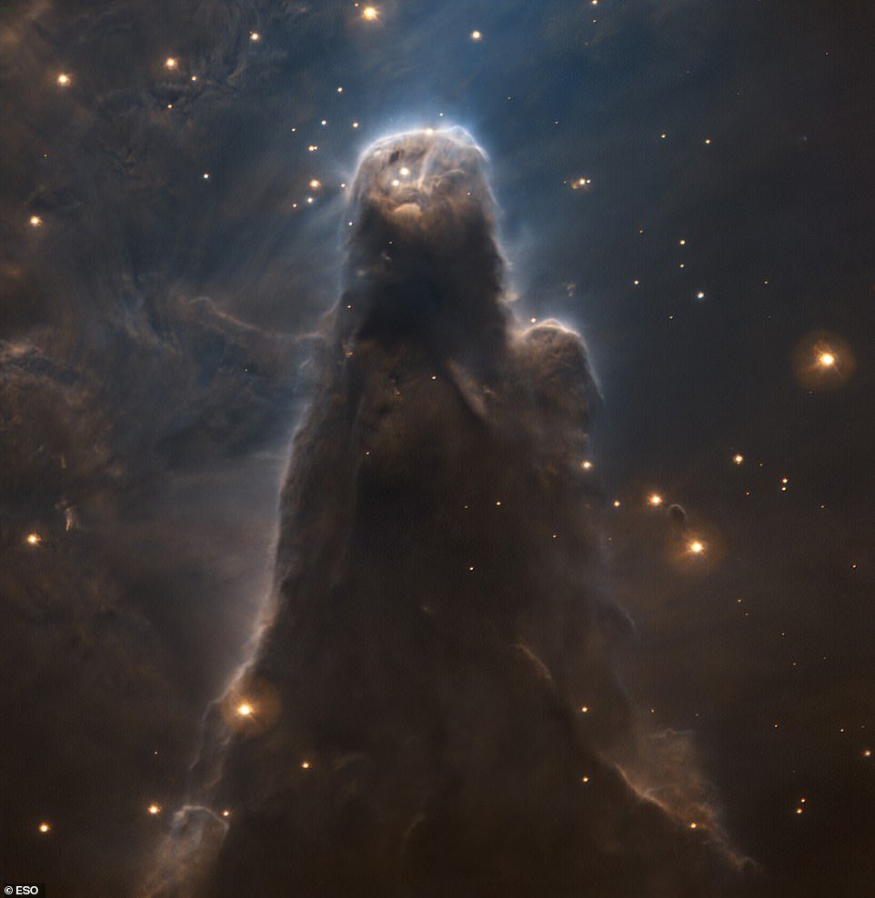 TheNorskaPaul's tweet photo. The European Space Observatory #ESO release image of #ConeNebula a star-factory about 2,500 light-years from Earth 

The seven light-year long pillar of the Nebula is part of a region called NGC 2264 &amp; discovered in late 18th century by astronomer William Herschel. 🪐🌏 https://t.co/Dv1p7yFfbf
