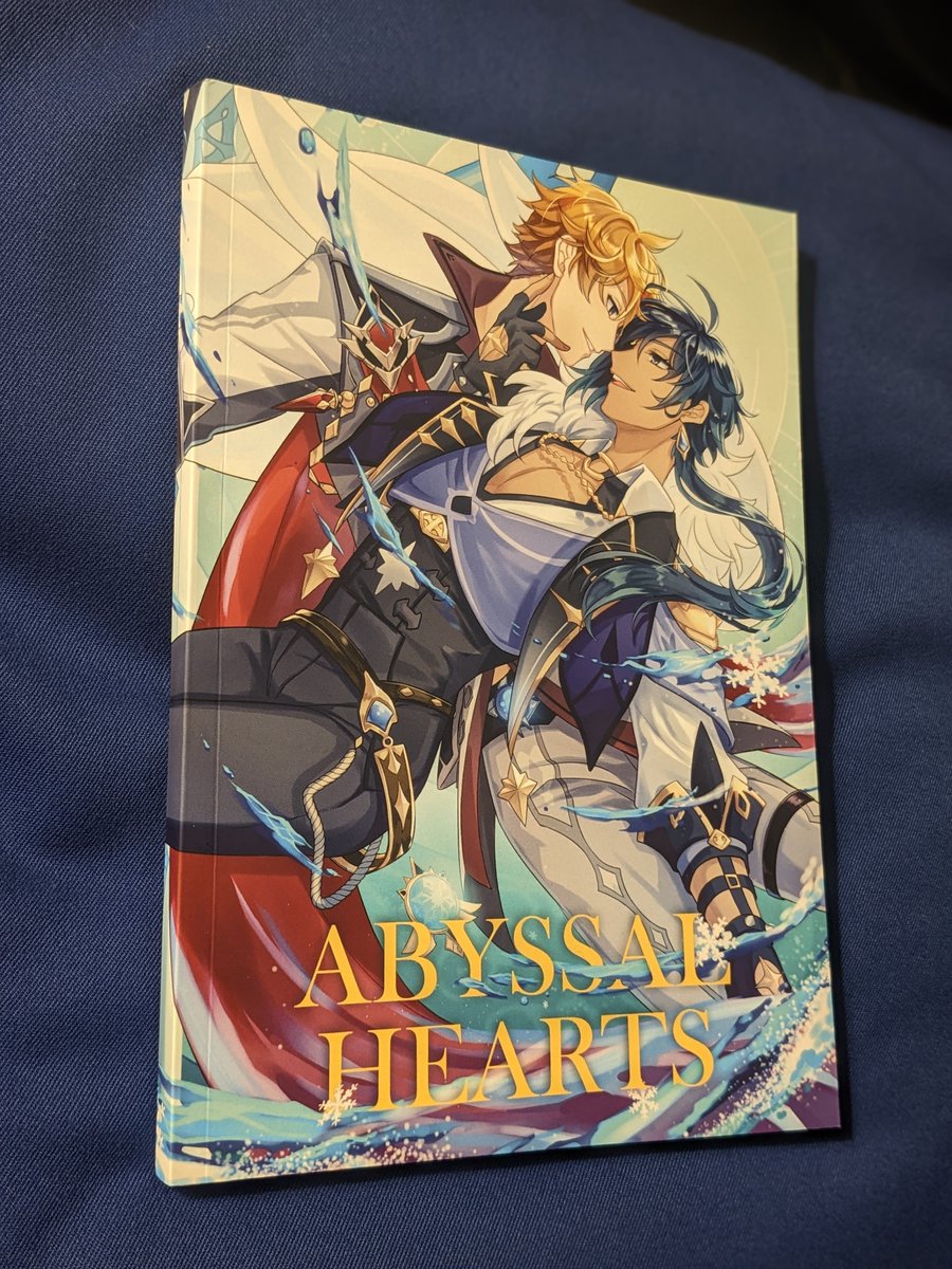 ChaeyaZine's tweet photo. Here are some photos of the physical items! 

Upper left: SFW Zine, A5, 140+ pages
Upper right: NSFW Zine, A5, 80+ pages
Lower left: 2" acrylic charms &amp; A5 sticker sheet
Lower right: four A5 art prints (cover prints with foil) https://t.co/SD2cfS7G9X