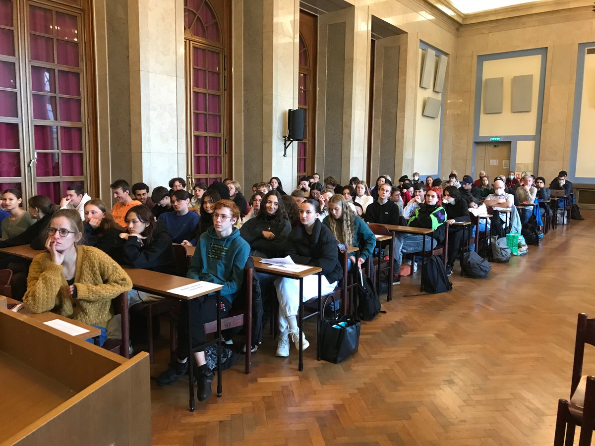 Jarriault (@jarriault_lab) on Twitter photo #SFDB2022JSDBmeeting and "Strasbourg dans la lumière de la Biologie" : public fascinated by <a href="/chrisbowler32/">Chris Bowler</a> stories and environmental engagement #SFDB2022JSDBmeeting and "Strasbourg dans la lumière de la Biologie" : public fascinated by <a href="/chrisbowler32/">Chris Bowler</a> stories and environmental engagement