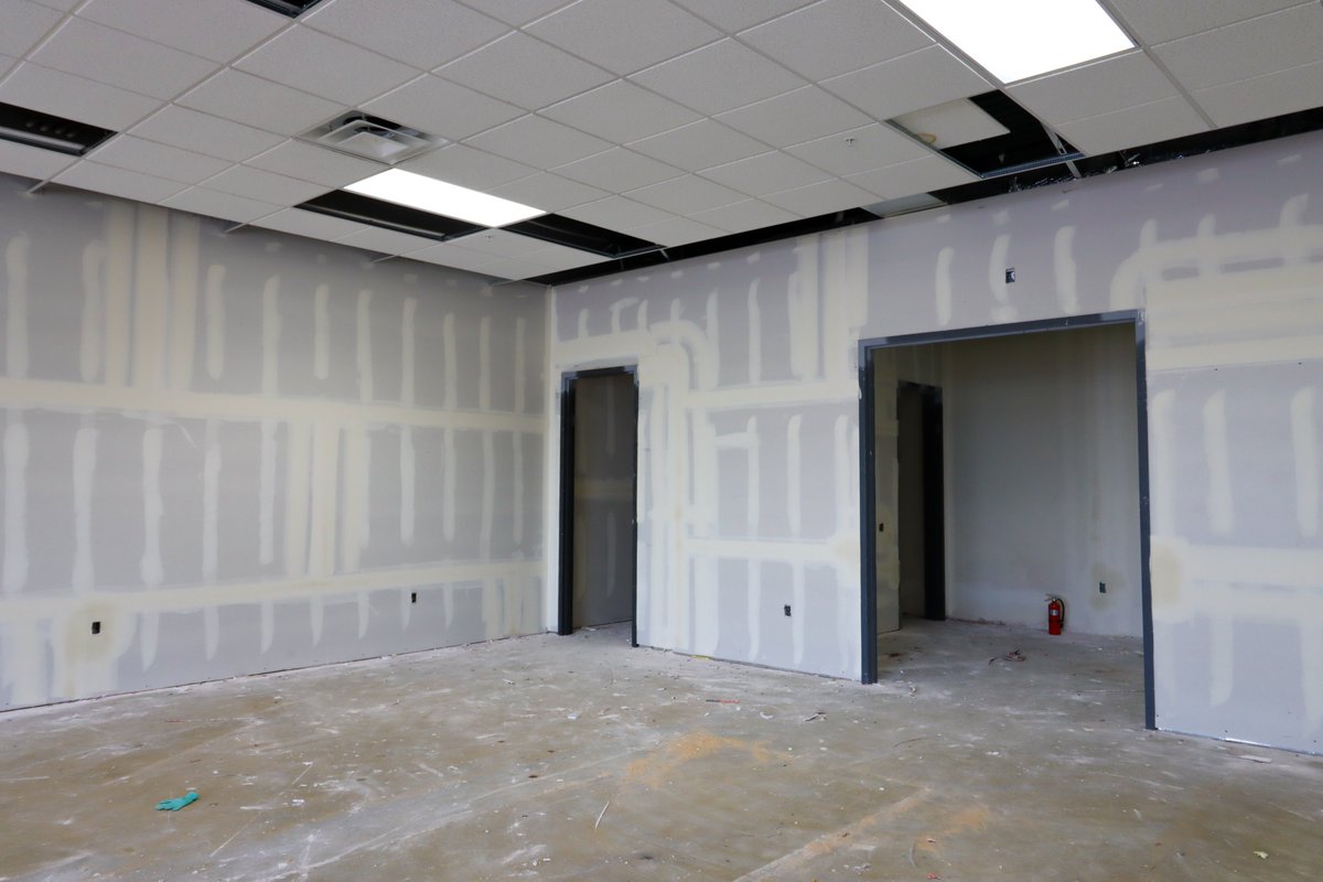 JMIConstructors's tweet photo. Check out the build-out of the Massage Chair Planet at Pineview Plaza! This one was completed recently and looks amazing! 😍
#commercialbuildout #pineviewplaza #jmiconstructors https://t.co/eIRoqlYhYZ