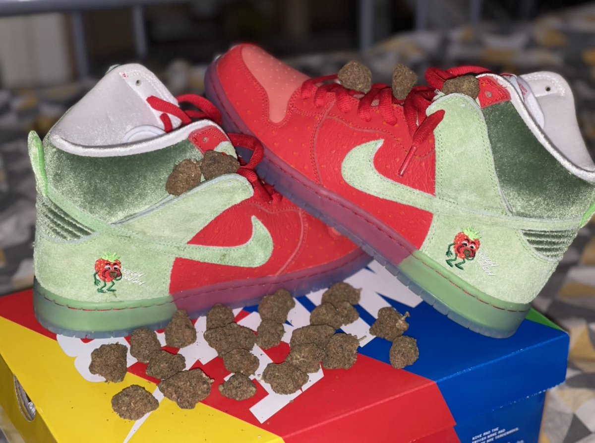 One of my fave pairs!! #toddbratrud #strawberrycough Show me what you got on your feet 👀👀🙏🏽🙏🏽💚💚