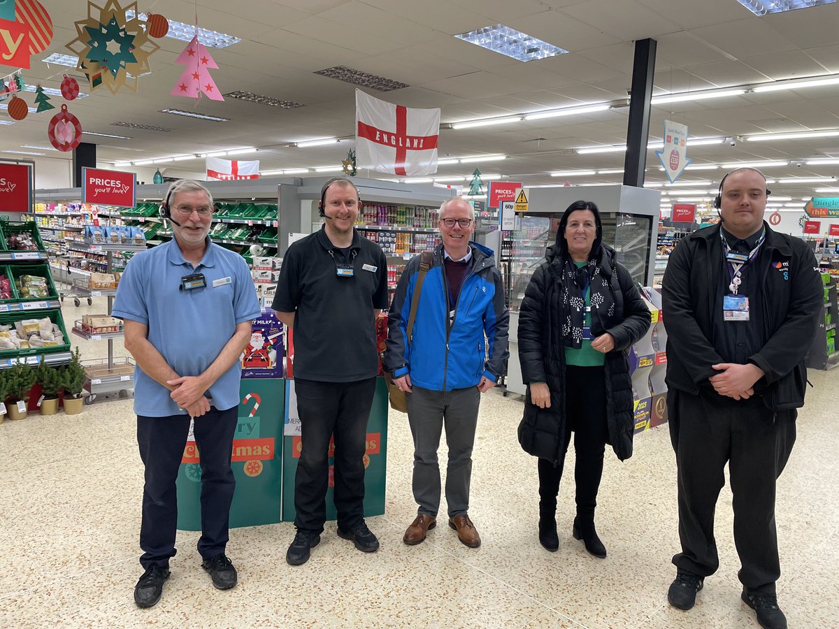 Had some great conversations with our colleagues tonight about their safety and security with <a href="/alan7murphy/">Alan Murphy</a> 
Our colleagues come to work everyday to serve their communities and deserve respect. #Respect22 #FreedomFromFear <a href="/Mikegal09562714/">Mike gallagher......</a> <a href="/RachelH35382323/">Rachel Hall</a>