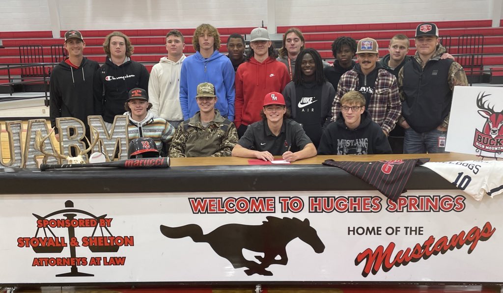 HSMUSTANGSBSB's tweet photo. Congratulations to 2023 P/OF, @GoldenTrapper for signing today to play at @UARMBaseball https://t.co/CQWBgUeswC