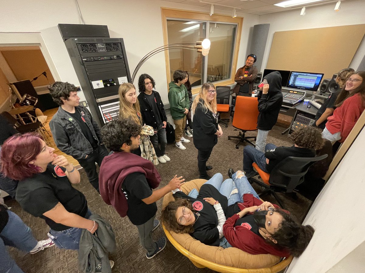 vmhs_APC's tweet photo. APC toured the @DelMarCollege Sound Recording Technology studios today and learned about careers in professional audio. A big thank you to director Dr. Paul Bissell for his hospitality, wealth of knowledge &amp; encouragement. #vmhscorpus #eaglepride #ccisdproud #ccisdit #GRAMMYs https://t.co/8QQ5yL3fGH