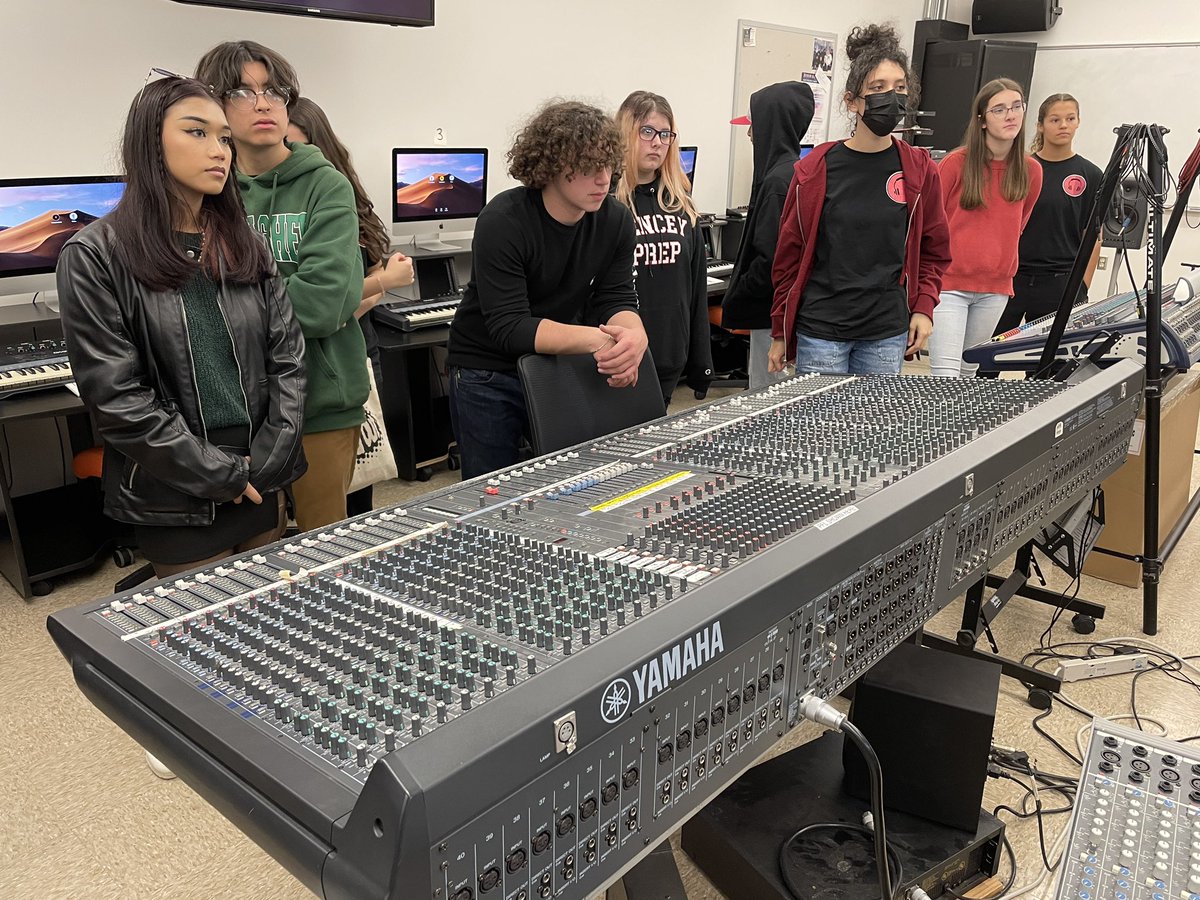vmhs_APC's tweet photo. APC toured the @DelMarCollege Sound Recording Technology studios today and learned about careers in professional audio. A big thank you to director Dr. Paul Bissell for his hospitality, wealth of knowledge &amp; encouragement. #vmhscorpus #eaglepride #ccisdproud #ccisdit #GRAMMYs https://t.co/8QQ5yL3fGH
