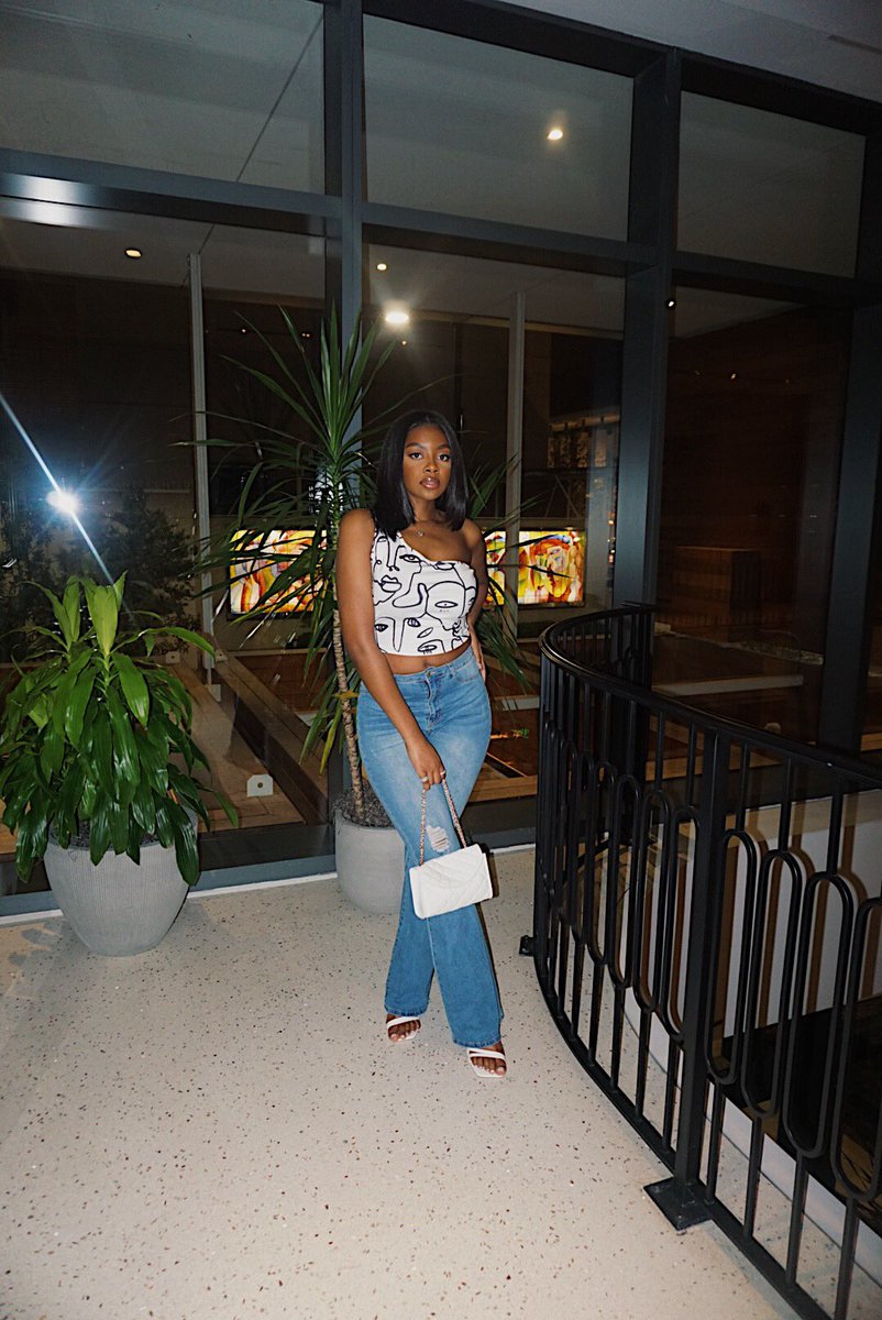 TayNeiceyy's tweet photo. If you been wondering how Scorpio season has been going… https://t.co/8O6uSn6uTT