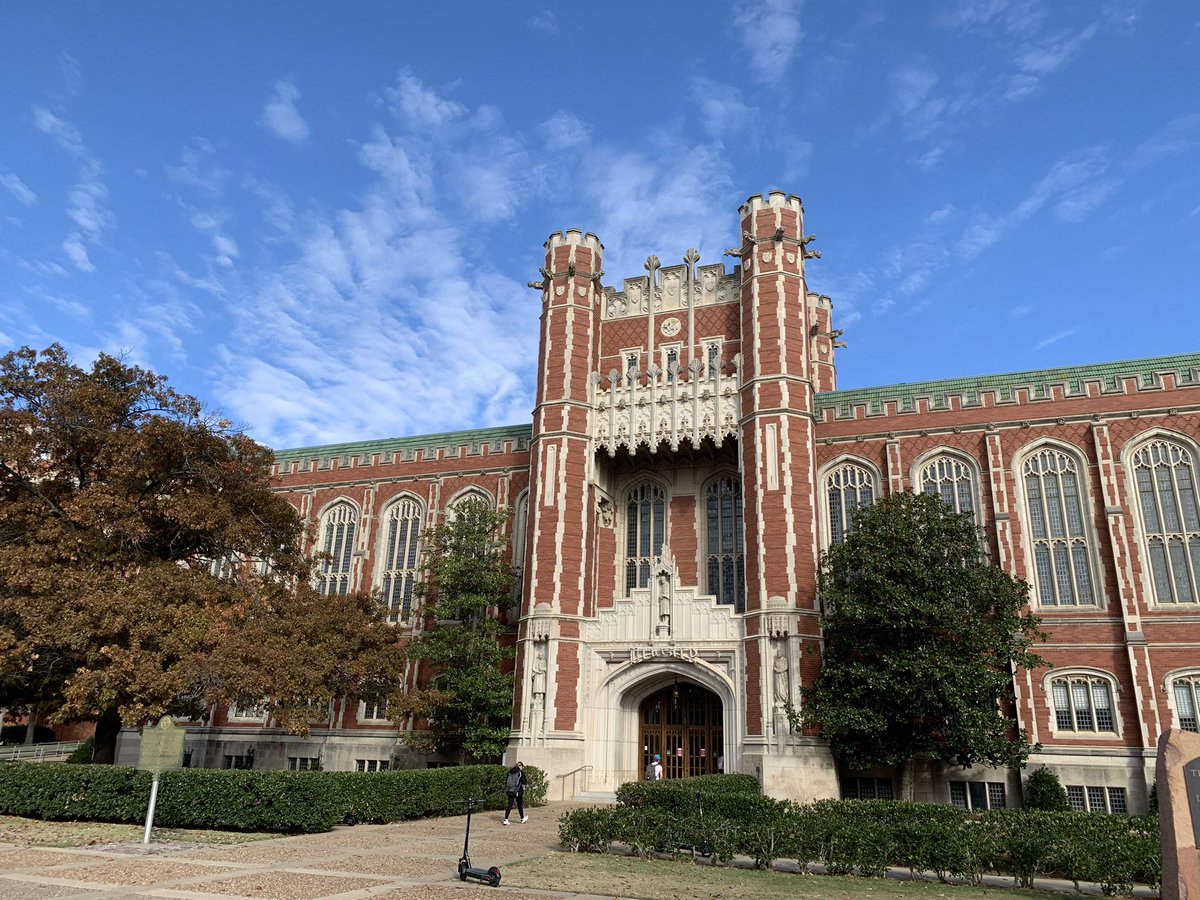 Freudzter's tweet photo. The Bizzell Memorial Library @OU_Libraries. The great reading room is simply stunning. The perfect place to get some thesis writing done. #darwin #books #phd #libraries https://t.co/qrtbCbQPa2