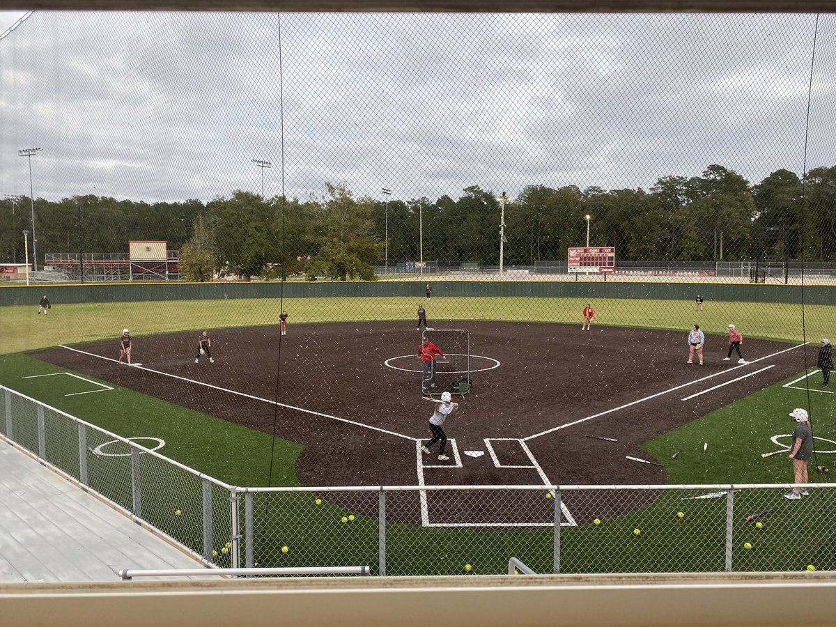 splendorasball's tweet photo. 59 more days 🥎 https://t.co/cZViHIGKjG