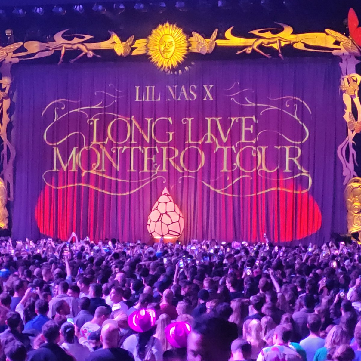 ashleybits's tweet photo. @LilNasX Absolutely spectacular concert https://t.co/uXa6j0r307