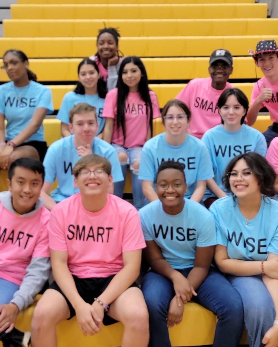 sehsstugo's tweet photo. This last Thursday, StuGo and FFA teamed up to host SE’s first annual, Donkey Basketball 🏀 Tournament! 4 teams played:  SE teachers, @ColemanUSD259 teachers, and two SE student teams! Team WISE(insert donkey word) won the night! #BuffNation #WPSPROUD #GoBuffs 🏀🤍🖤💛 https://t.co/km0g99MSOY