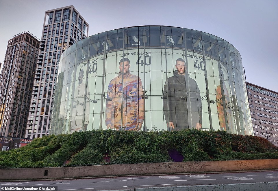 Visual_Displays's tweet photo. Inside the UK's biggest IMAX! 🖥️🍿
Check out the newly upgraded Waterloo cinema - featuring a 85ft-wide screen and laser projections > https://t.co/usfeTJXdkG
#Cinema #ProjectionTechnology #IMAX #ProjectionScreens https://t.co/VbMj2WRKyG