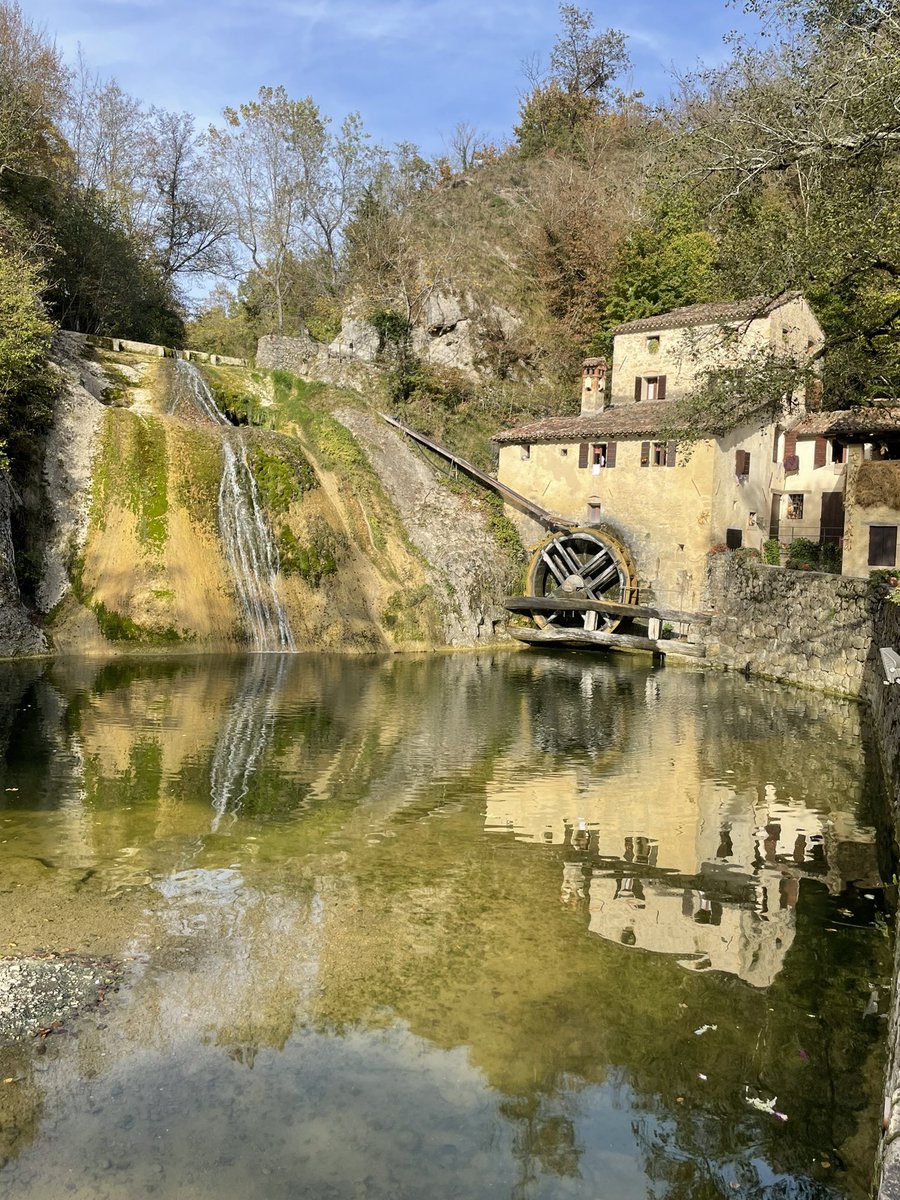 _massimomauri's tweet photo. Un’angolo così. #MolinettodellaCroda #Refrontolo #StradadelProsecco #Prosecco🥂 #MarcaTrevigiana #Conegliano #Valdobbiadene #beautifuldestinations https://t.co/hUvxC6ay9v