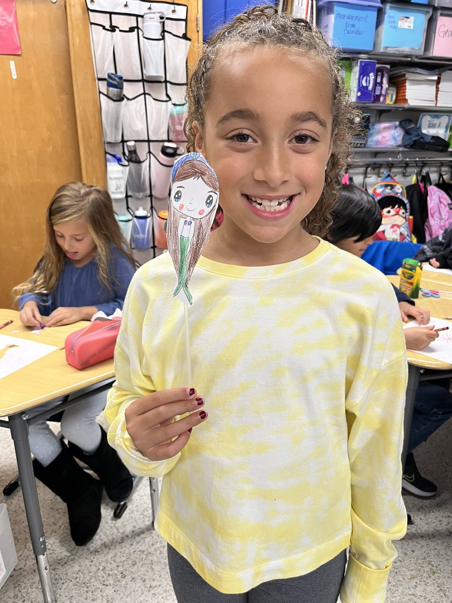 PES_ITS's tweet photo. 2nd Grade created their own version of the famous Macy’s Thanksgiving Day Parade after listening to the story Balloons over Broadway. #balloonsoverbroadway #vbpioneerpower #vbits @Principal_PES @Providence_ES https://t.co/VPouBbEOAE