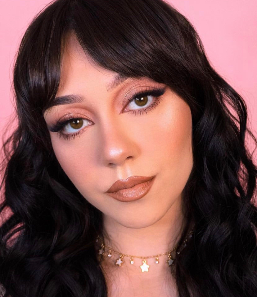 lavaabeauty's tweet image. @shealeev looks breathtaking and lifted in our Venomous lashes! Who else loves a good corner lash? 
--
#cornerlashes #howtoliftyoureye #cateyemakeup #neutralaesthetic #beauty #makeup
