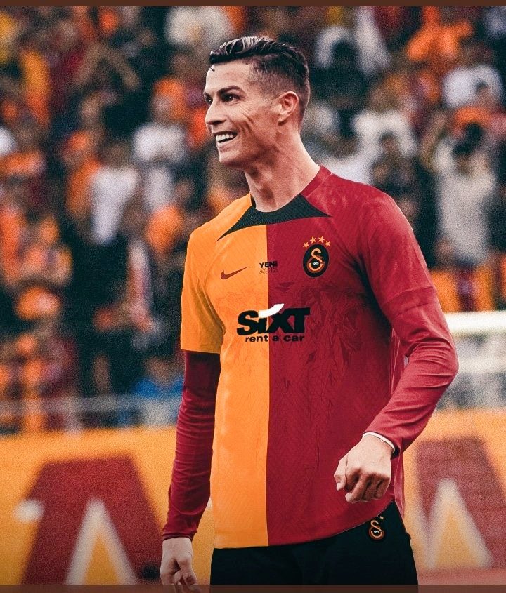 YilmazSivri's tweet photo. Şimdi değilse ne zaman Mutluluğun adresi belli kop gel.. 
Come to Galatasaray @Cristiano 💛❤ https://t.co/MhkZ401PSm