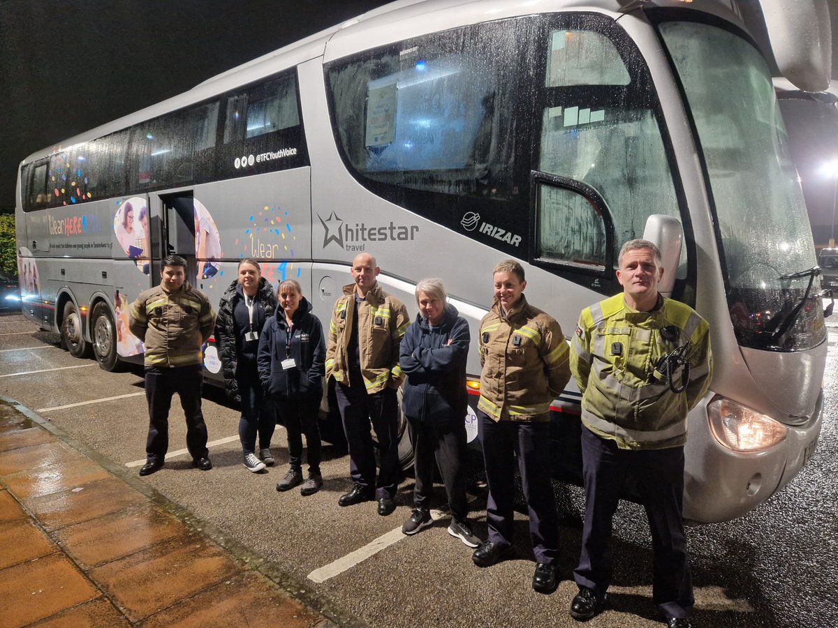 tfcyouthvoice's tweet photo. Our #WearHere4You team has been joined by local fire fighters at Pennywell shops tonight! 

Thank you for coming along and chatting to the young people about being safe and fire safety. 

@Tyne_Wear_FRS https://t.co/2Uwh0YjFhD