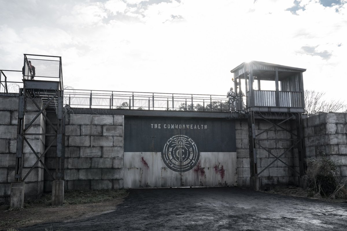 Vi aspettiamo lunedì per l’ultimo episodio! Non mancate! #TheWalkingDead