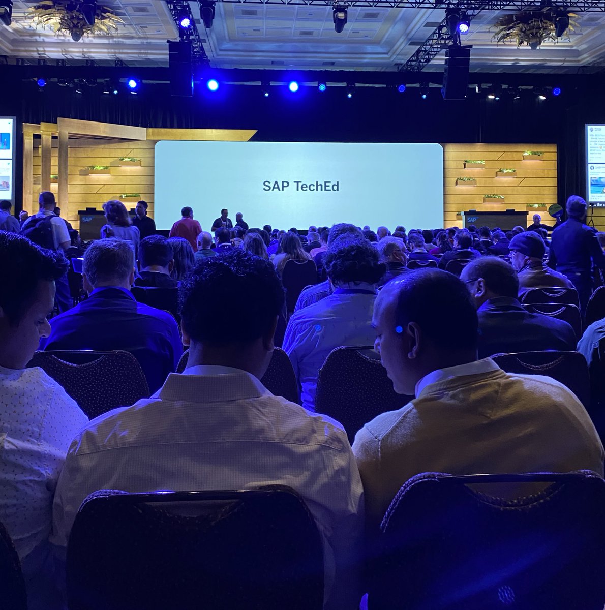 OVERVIEW of all links and further information to what you heard in the keynote at #SAPTechEd found in #SAPCommunity blogs.sap.com/2022/11/15/fro…