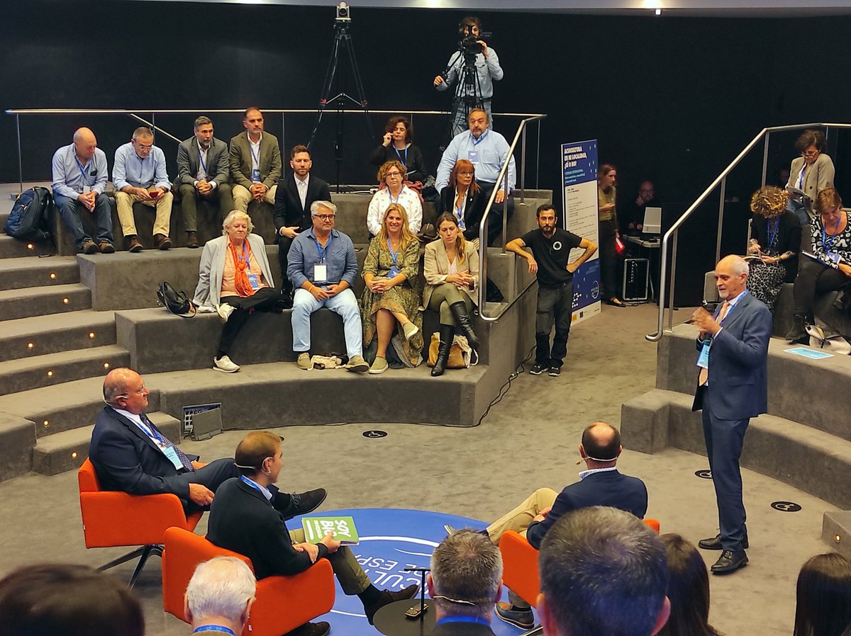 👉 Nuestras concejales 🍊 Susana Mut Alemany y Estefanía Schwamb en la I Jornada Internacional sobre acuicultura, sostenibilidad y desarrollo local, junto a Céline Cousteau y Quique Dacosta.

#DéniaEnSerio
#PolíticaÚtil
#OrgulloNaranja
#politicaliberal
#liberales
<a href="/Cs_Petrer/">CS Petrer</a>