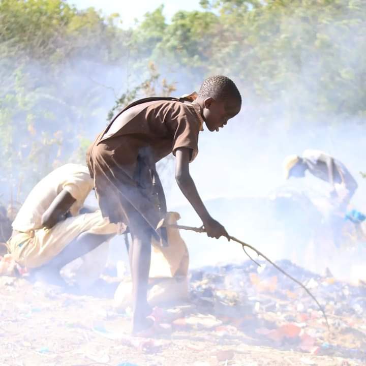 sunlands_media's tweet photo. Gikore by Mengu...smoking up its air waves sooner than you anticipated.
@filmaidkenya 
@sunlands_media 
@insight_kakuma 
@nareh https://t.co/WNfGFgNQS5