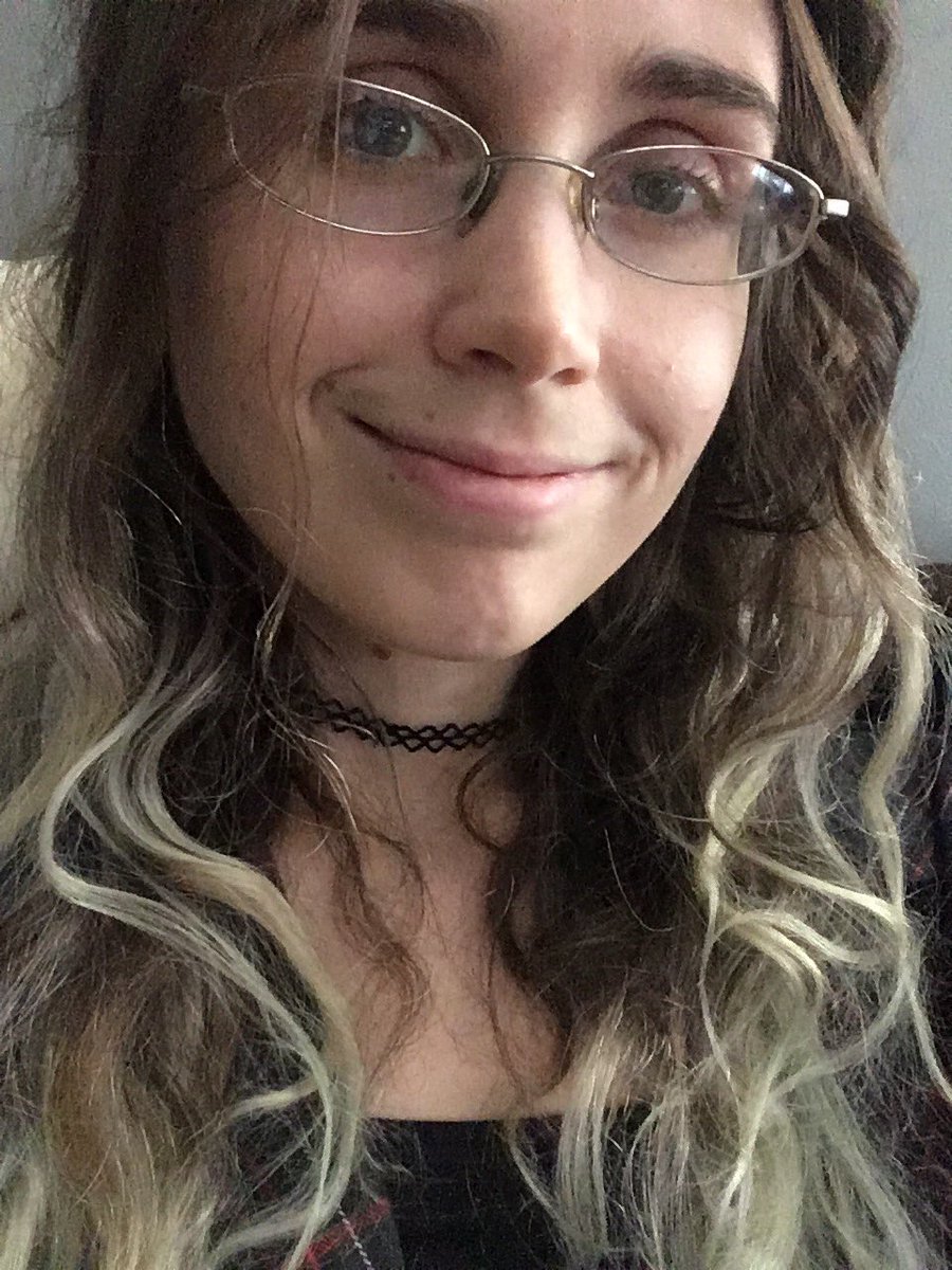 sspacekittenn's tweet photo. Feeling refreshed after a shower but still not ready to go to the dentist soon 🙃 https://t.co/vgsJBCm1DE
