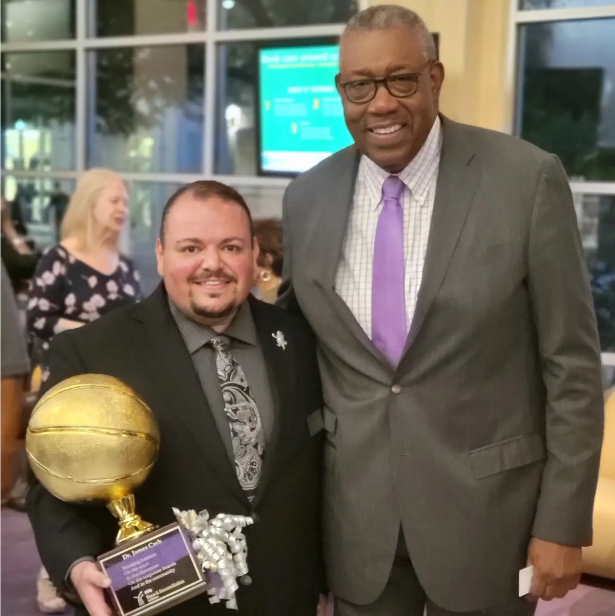 FUAIII's tweet photo. The Office of Diversity and Inclusion at @TCU took part in the university-wide celebration honoring the impact and legacy of Dr. James Cash, first African American basketball player at TCU and tenured professor at #Harvard!
ππΈπ€
#BuildingTCUCommUNITY #DrFlorencioUArandalll https://t.co/AUrLPF1E48