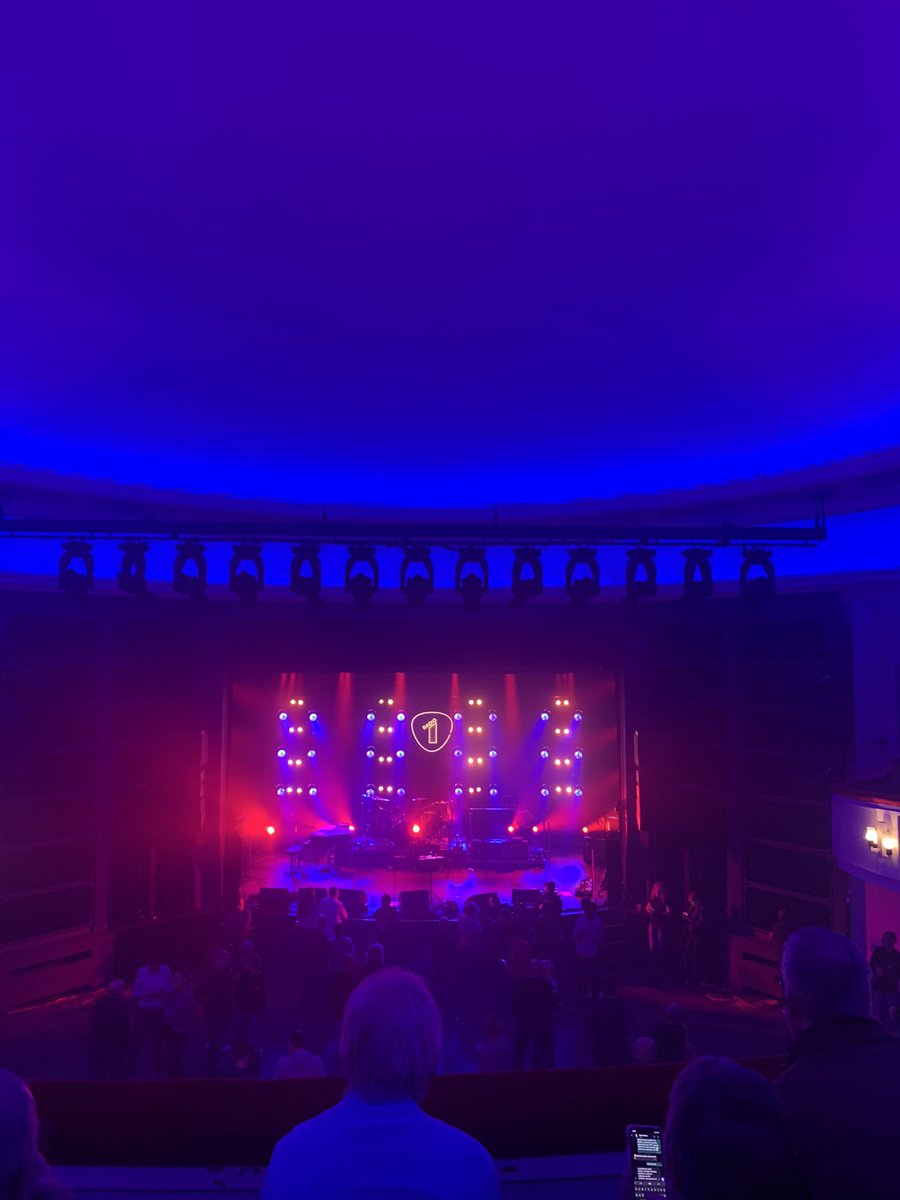 Sachinka21's tweet photo. Warme pluche en blauwe stemmen, dinsdags delight.  #radio1sessies #noordkaap #novastar #meltheads #raymondvhg #johannesvanjets https://t.co/Qhwj7qwOMg