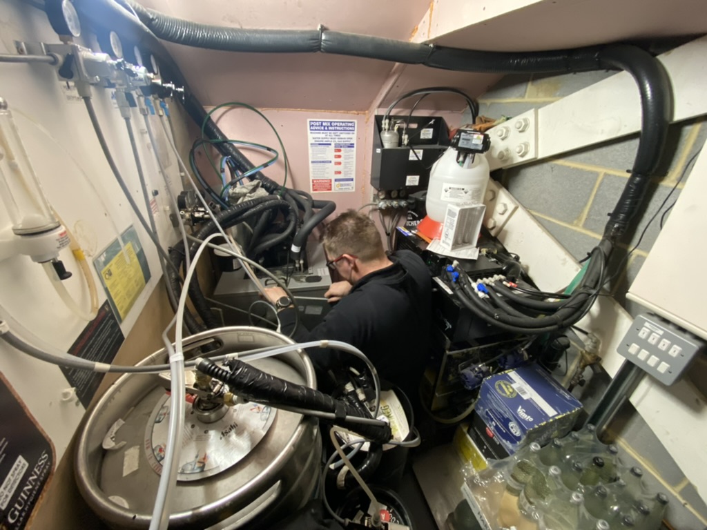 From tight cellars under stair ways, to large open roof spaces, our technicians deliver a first class service for every customer, no matter the setup. 

#innservebehindthescenes #innserve #keepbritainpouring