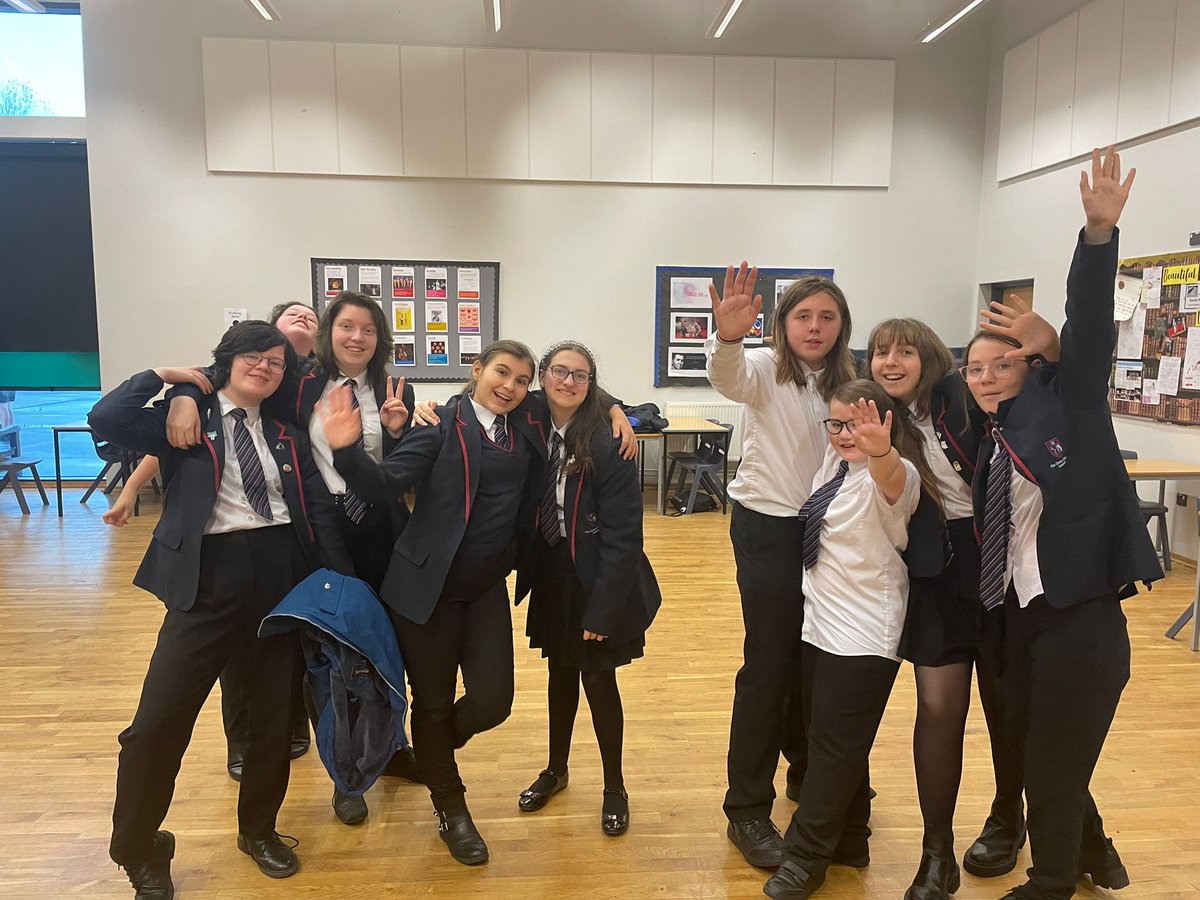 TQEA_Principal's tweet photo. Musical Theatre club in rehearsals tonight. Great enthusiasm and determination. #MusicalTheatre #curriculum #Curriculum22 https://t.co/43Mk9zXnbw