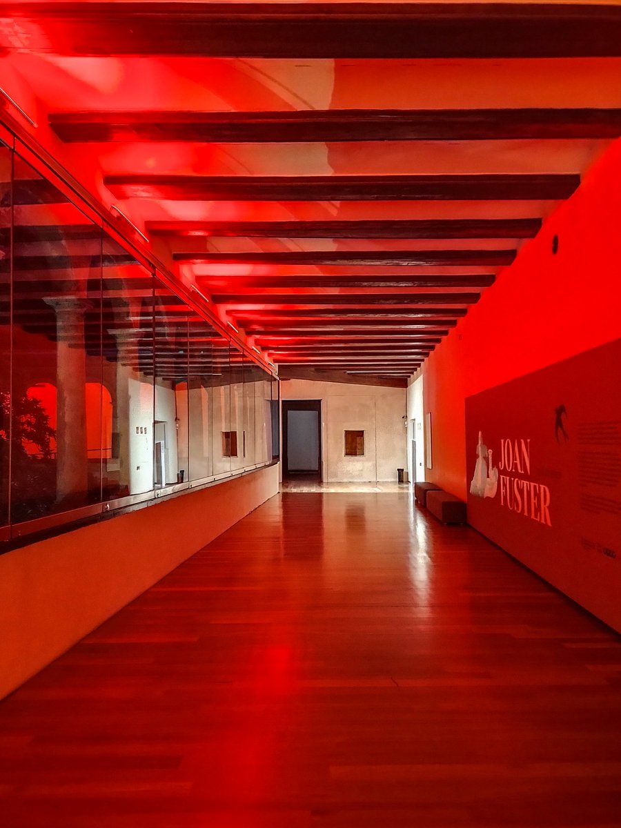 AllafineViaggio's tweet photo. A #Valencia, il Centro del Carmen Cultura Contemporanea è sempre una garanzia. Splendidi i giochi di luce nei chiostri. Un ottimo assaggio del perché Valencia è Capitale del Design 2022.
Fino al 16/4, il centro ospita la mostra "Infinitamente", con le installazioni di Jaime Hayon https://t.co/s2kwRgXrnL