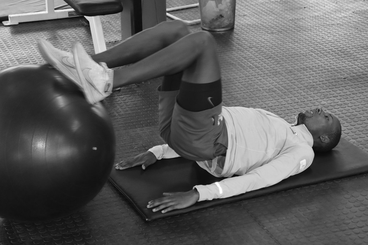 MichaelSeme08's tweet photo. 100% recommend the exercises but take ZERO responsibility for any soreness โ ๏ธ๐ช๐
๐ท๐ท @Lebohanginnoc14
#SpongeGroup
#StrengthIsSpeed
#BaseTraining https://t.co/x06SCM6di3