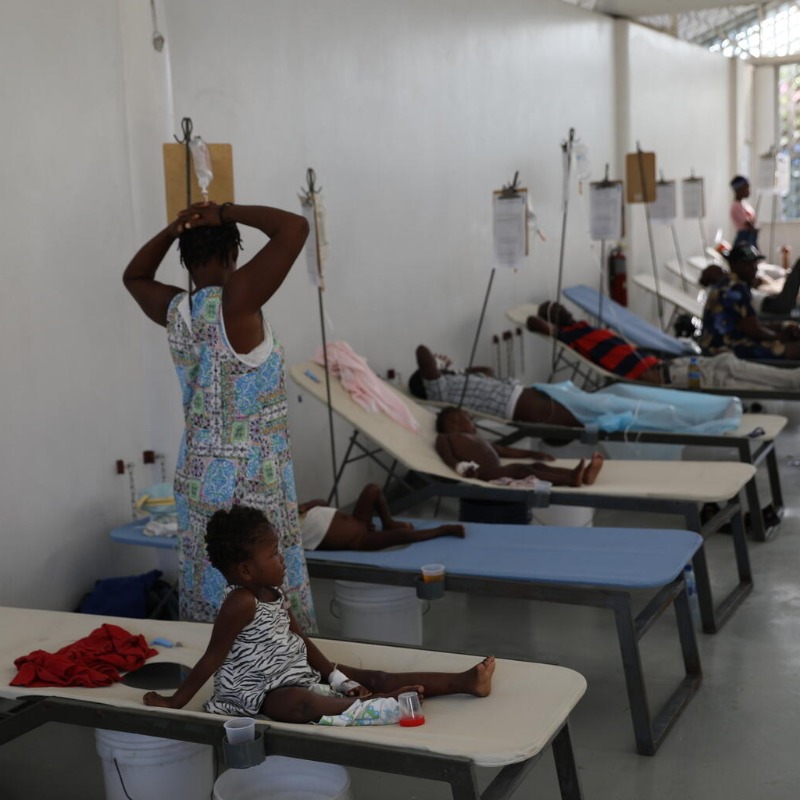 uniceflac's tweet photo. 🇭🇹 Today @UNHaiti, the Government of Haiti and partners launched a #FlashAppeal for US$145.6 million to respond to the #cholera crisis in #Haiti.
The appeal seeks to reach 1.4 million people with water, hygiene, sanitation, food, health, protection and nutrition. @unicefhaiti https://t.co/faEYdunHx5