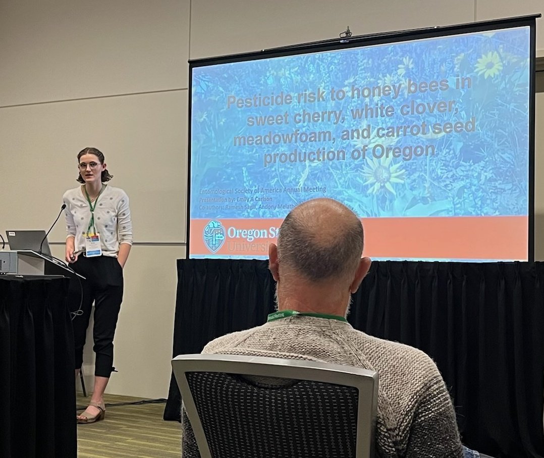 EmilyACarlson1's tweet image. Thank you to everyone who attended my presentation and to my co-authors @RameshSagili and Andony Melathopoulos. Cheers to a successful @EntsocAmerica annual meeting! I&apos;m learning more about the mechanisms behind pesticide exposure through pollen identification.