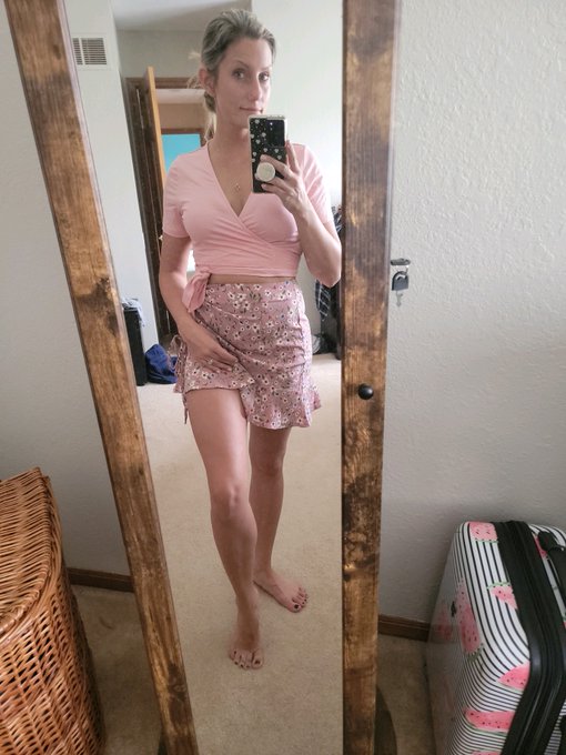 Working a event tonight have a good evening 😘 https://t.co/Yl9eVIE8D1