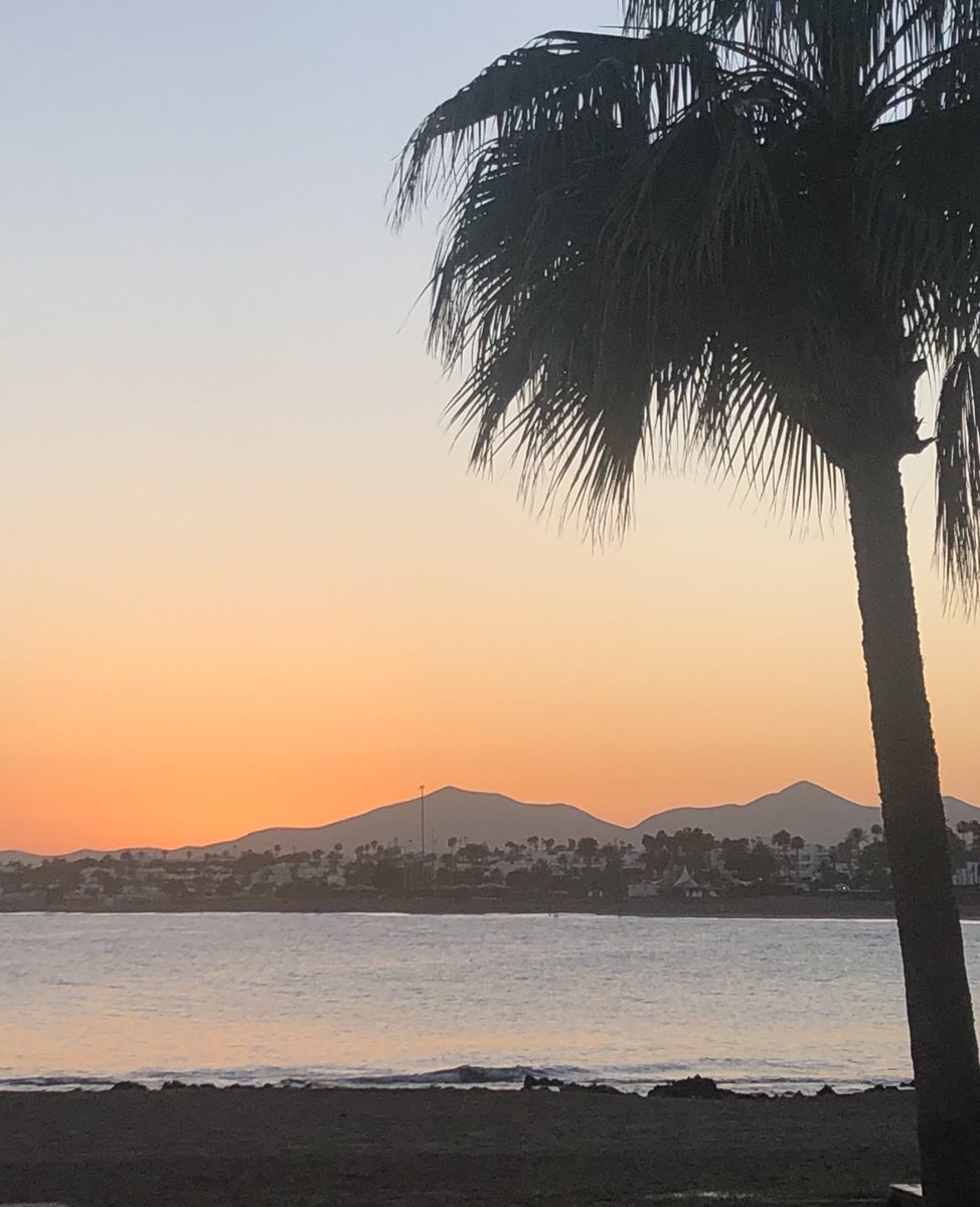 Smithy555Debi's tweet photo. Views of the day #lanzarote https://t.co/nt1ggrqPVE