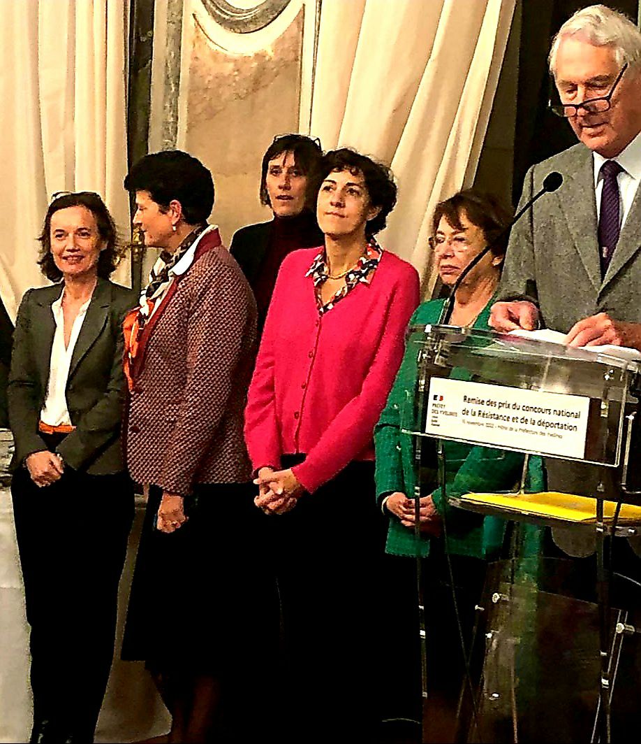 AnneBergantz's tweet photo. Honorée d'avoir participé à la remise des prix du concours départemental de la résistance et de la déportation, avec le @prefet78 Jean-Jacques Brot,@lair_sandrine @acversailles, Hervé Fleury, @clairecf et Florence Guilbert.
Bravo aux lauréats ! #UNADIF👏 https://t.co/LaX03PbSEw