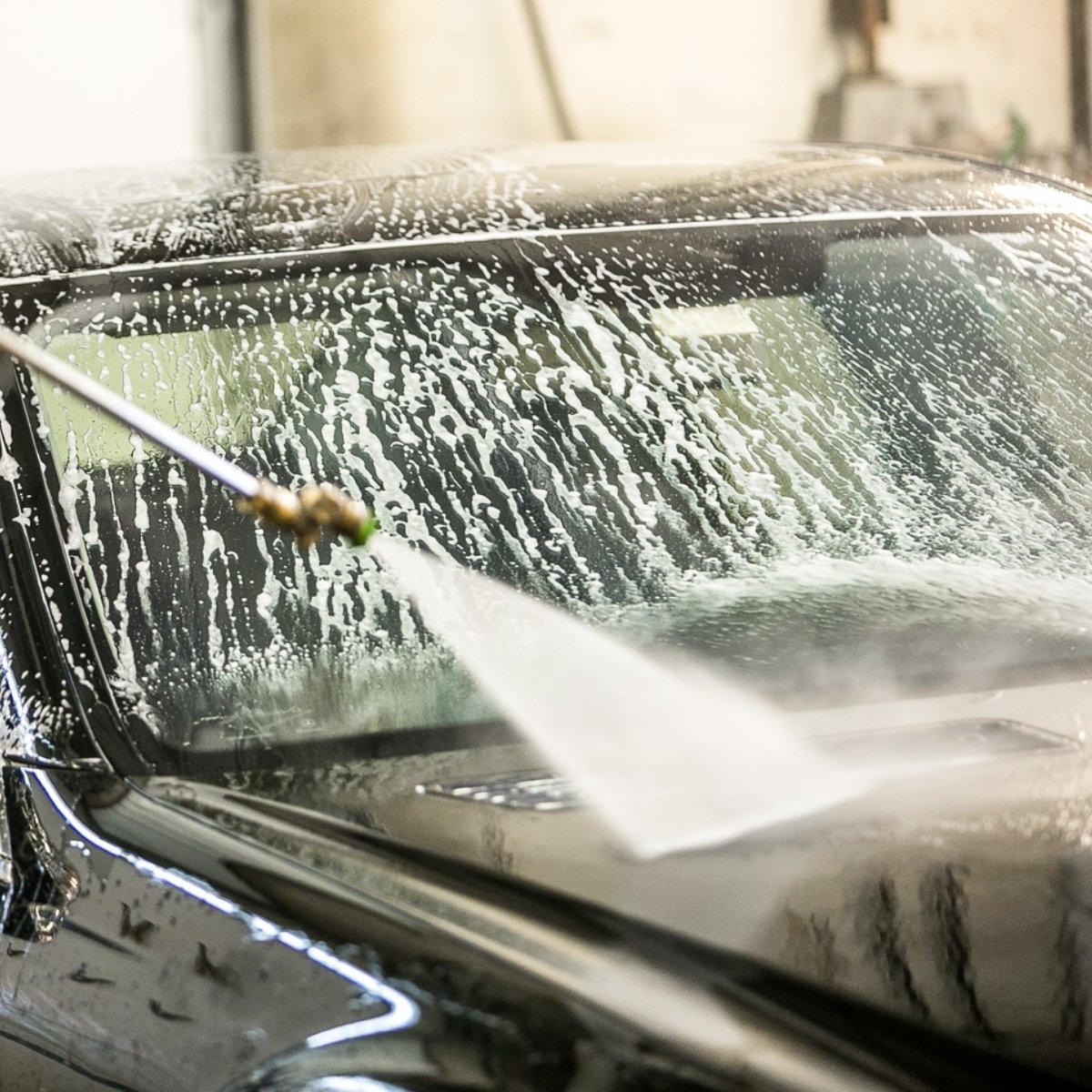 With seasonal travel on the horizon, stop by #EZCleanWashAnd10MinuteOilChange to make sure your car is clean and ready to impress your family for the holidays! Which family member is most likely to notice your car's shine?