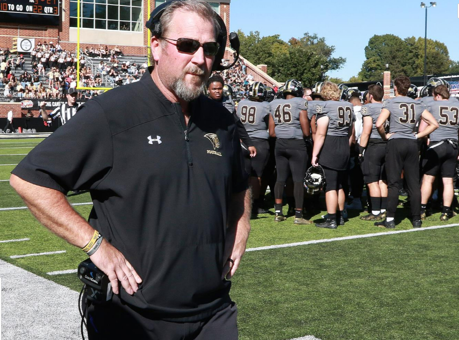 After @LindenwoodFB completed a 7-3 record in its first season of Division I, @stugfb reviewed the season and the accomplishments his team had. 🎥 bit.ly/3g5e3FM 🎧 bit.ly/3TzvGeh #NewLevel | #OVCit | #OVC75