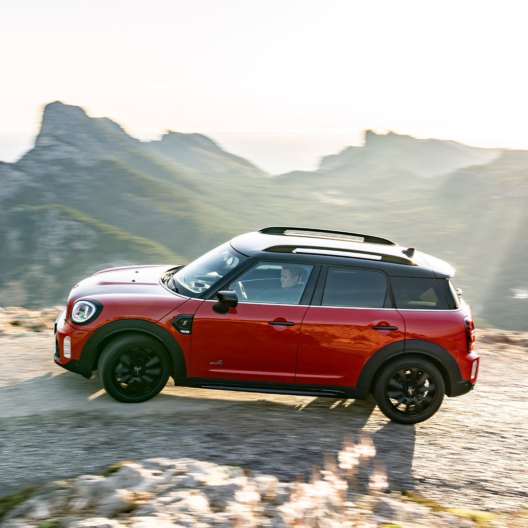MINIUSA's tweet image. Tame any terrain.⛰What’s the next stop on your #MINI road trip bucket list? #Travel #MINICountryman