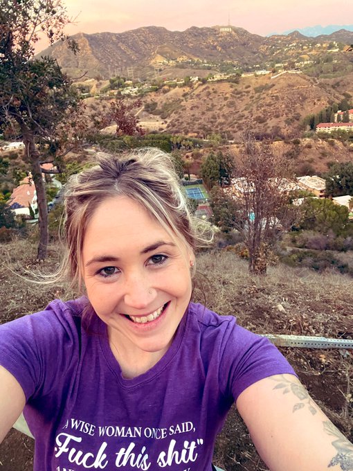 Hey guys 😊 finally home from my trip. I&rsquo;ll be back to streaming tomorrow, so stay tuned 🤗 https://t.